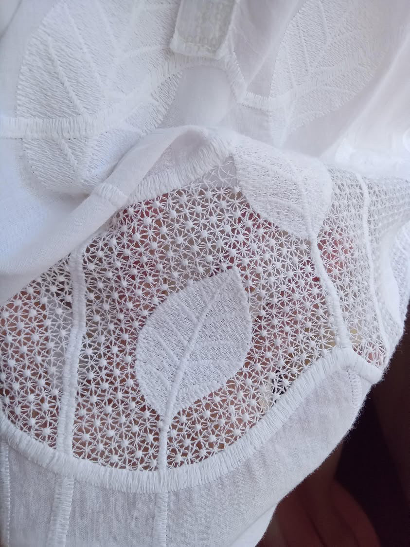 White organic embroidery Eyelet button shirt long sleeve  /XL