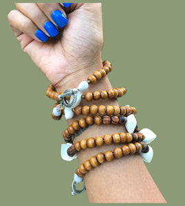 New slinky multi bracelet *** Seashell / wood (TNJ original)