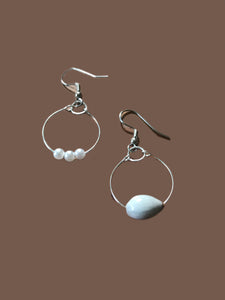 lllNew dangle hoop earrings *** Job's tear / pearl (TNJ original)