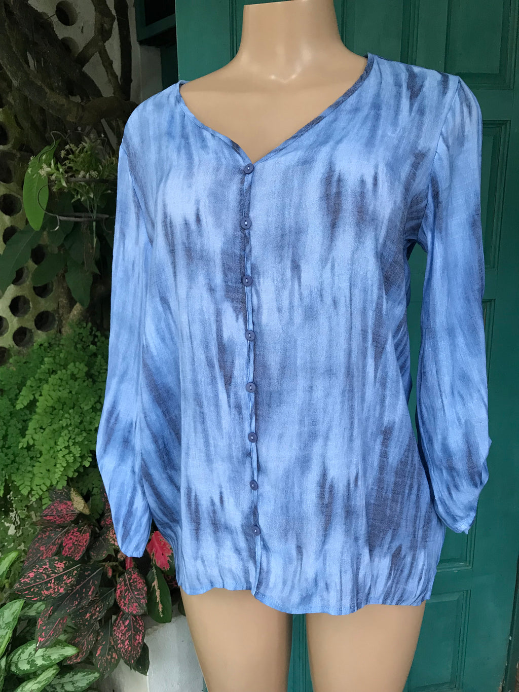 Zac & Rachel blue tie dye tie sleeve blouse... s/m