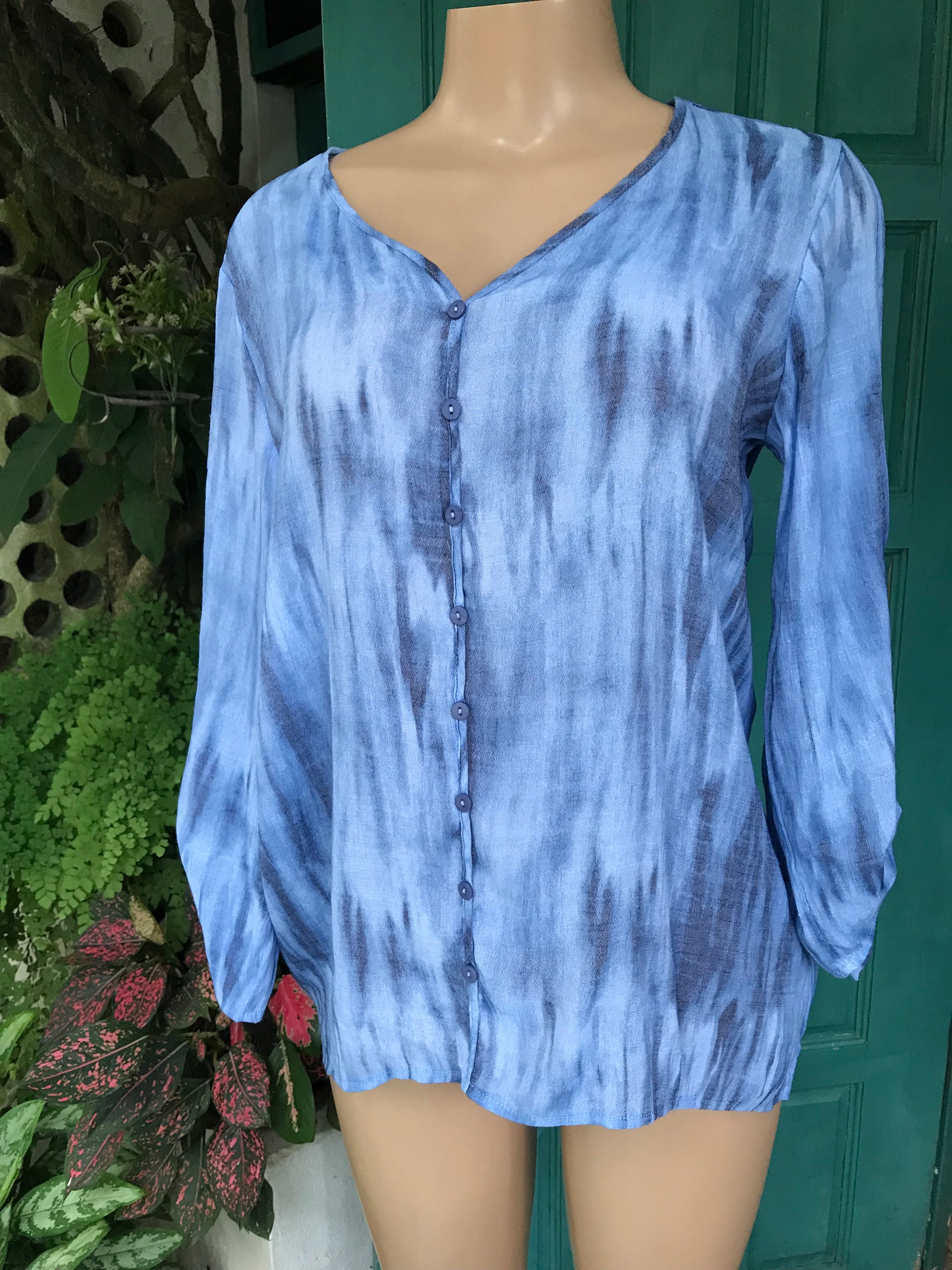 Zac & Rachel blue tie dye tie sleeve blouse... s/m
