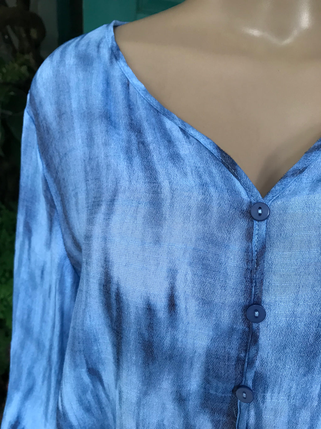 Zac & Rachel blue tie dye tie sleeve blouse... s/m