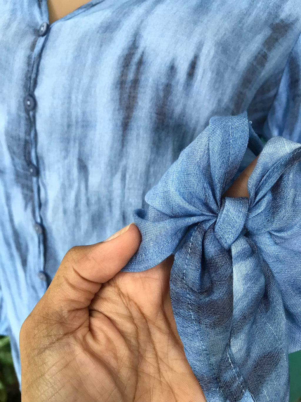 Zac & Rachel blue tie dye tie sleeve blouse... s/m