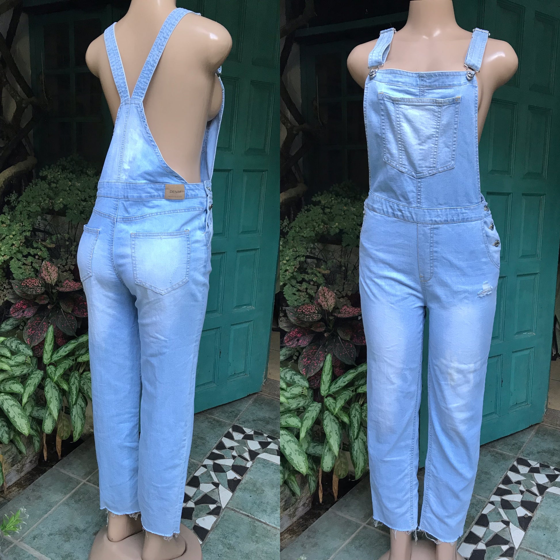light wash overalls ::: m