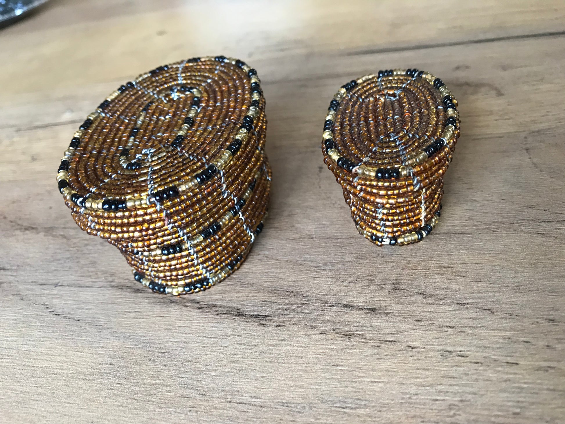 Beaded Set of 2 trinket boxes +++lll
