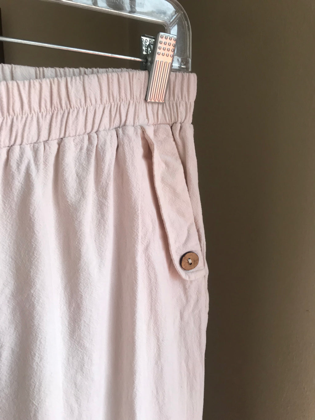 Organic cream loose short pants coconut button ::: m
