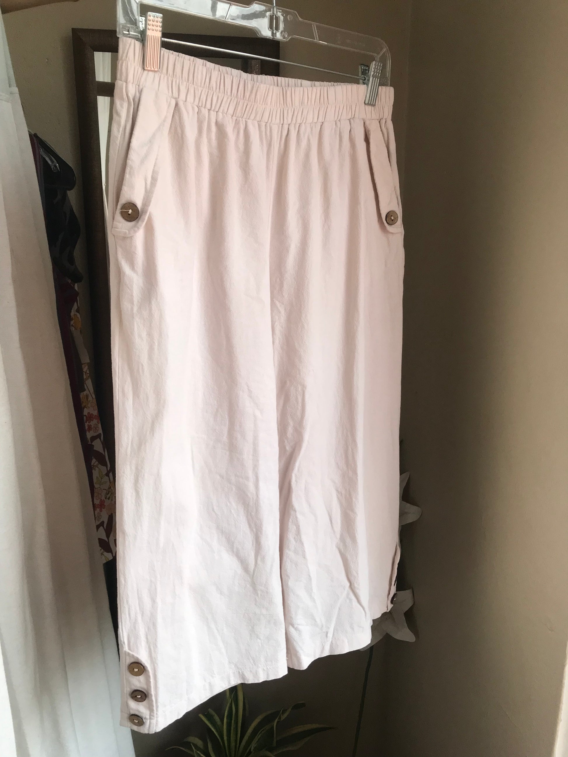 Organic cream loose short pants coconut button ::: m