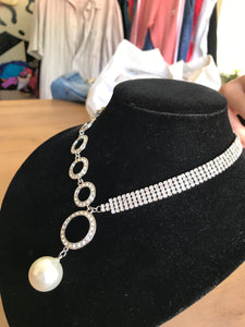 Like new silver bling circle necklace pearl ball *** alloy