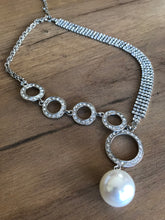 Load image into Gallery viewer, Like new silver bling circle necklace pearl ball *** alloy
