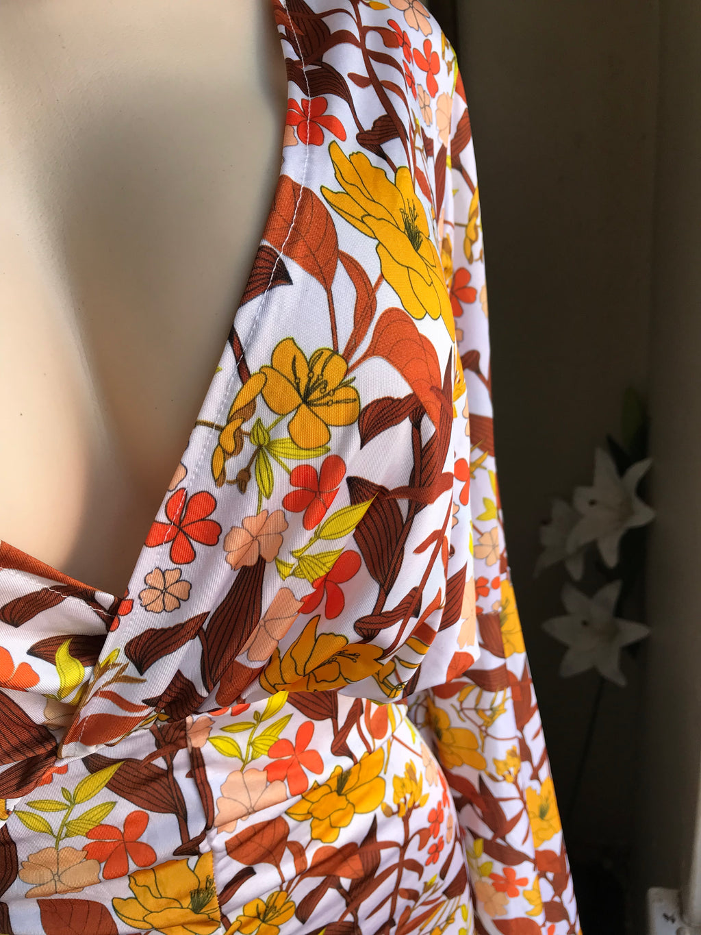 Stretchy Floral bell sleeve romper ~~~ m