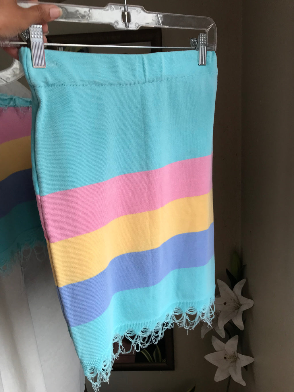 Pastel frayed edge stripe skirt knit... s/m