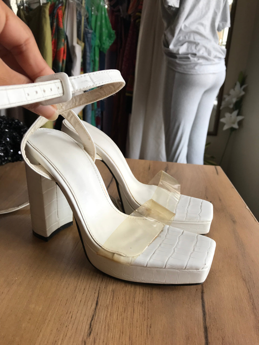 white snakeskin chunky heals clear /// size 7 / 7.5