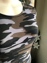 Load image into Gallery viewer, Camo essential T-shirt maxi dress. one size fits all /xl
