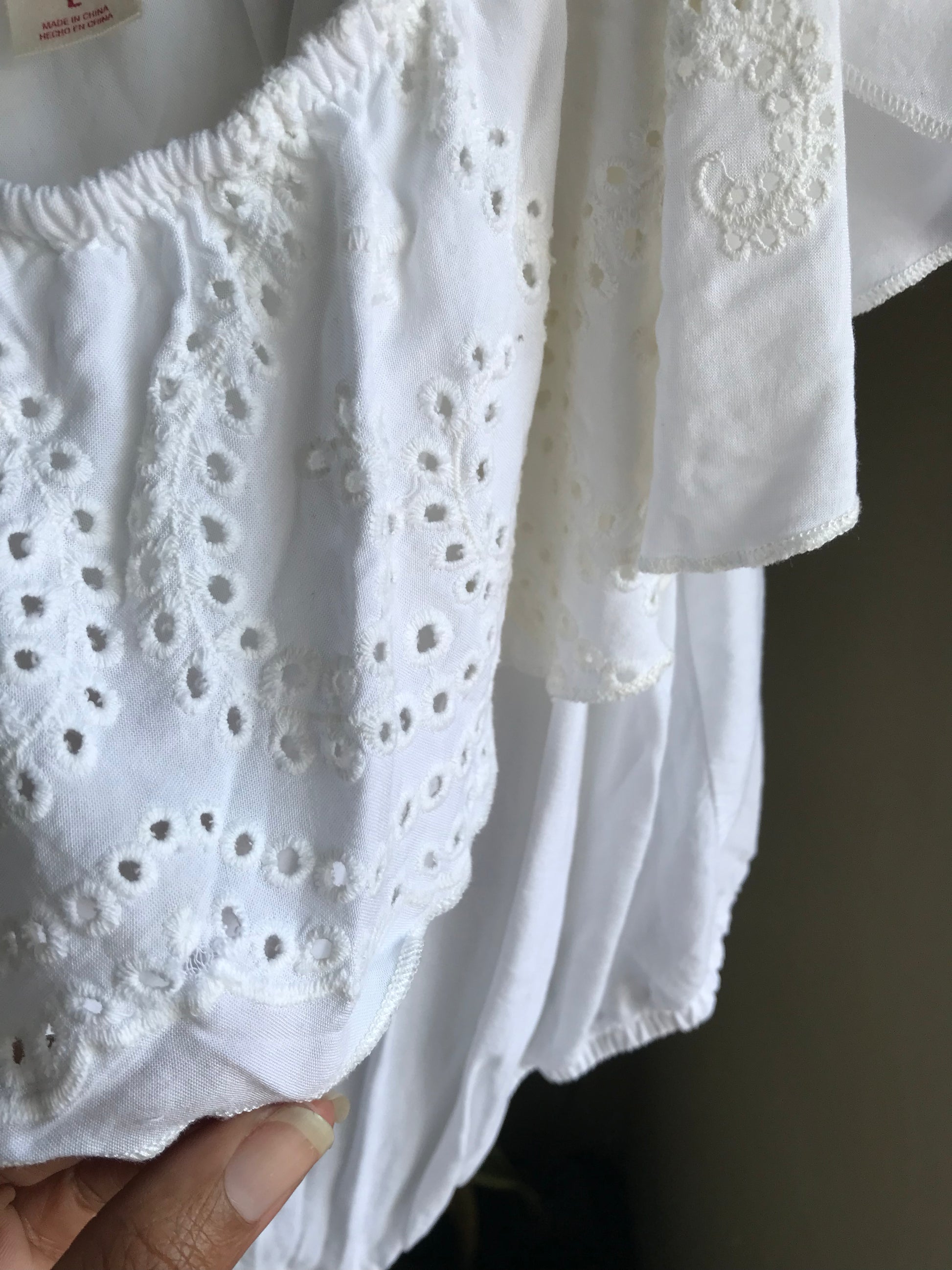 Cotton white off the shoulder tie top eyelet … L ,,,
