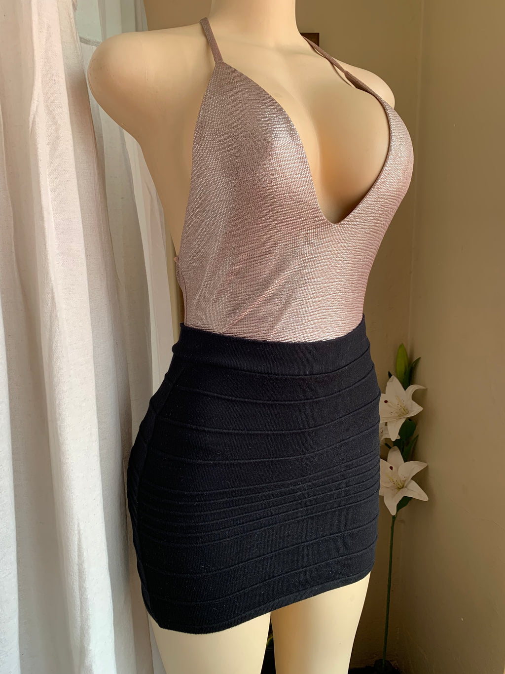 New Tag metallic deep V bodysuit with T exposed back detail ...s-m
