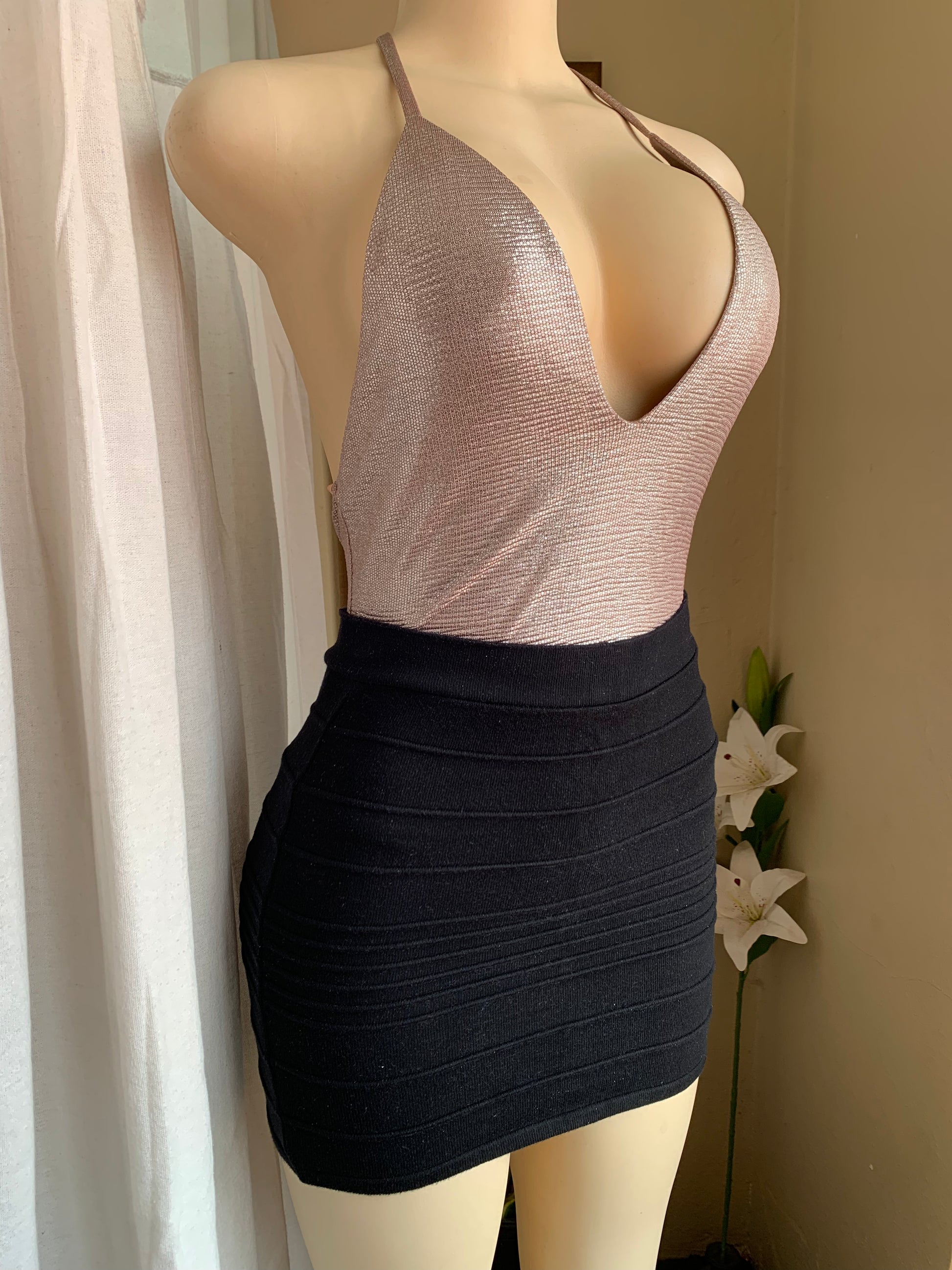 New Tag metallic deep V bodysuit with T exposed back detail ...s-m