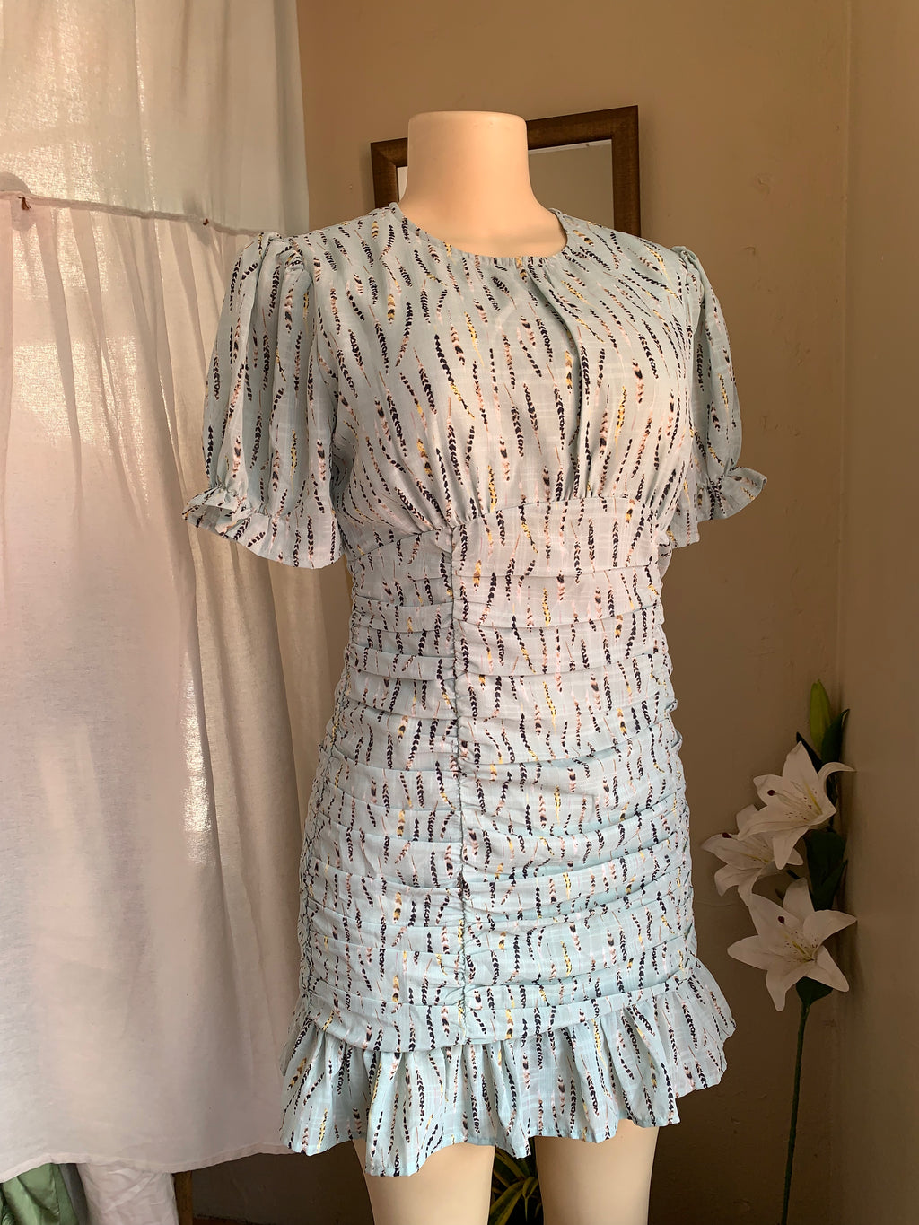 Baby blue feather pattern cocktail dress with singe skirt detailing s