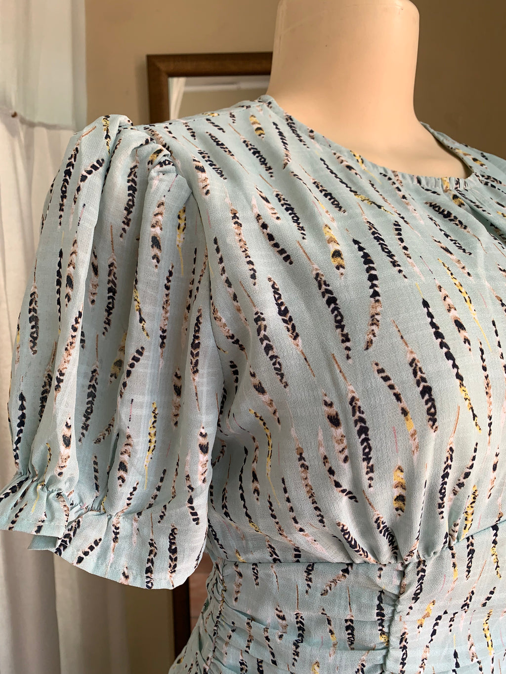 Baby blue feather pattern cocktail dress with singe skirt detailing s
