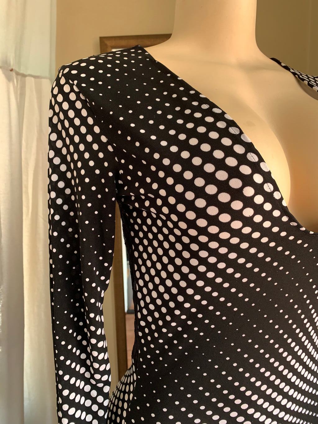 Abstract polka date night black+white mini dress deep V lace back detail s