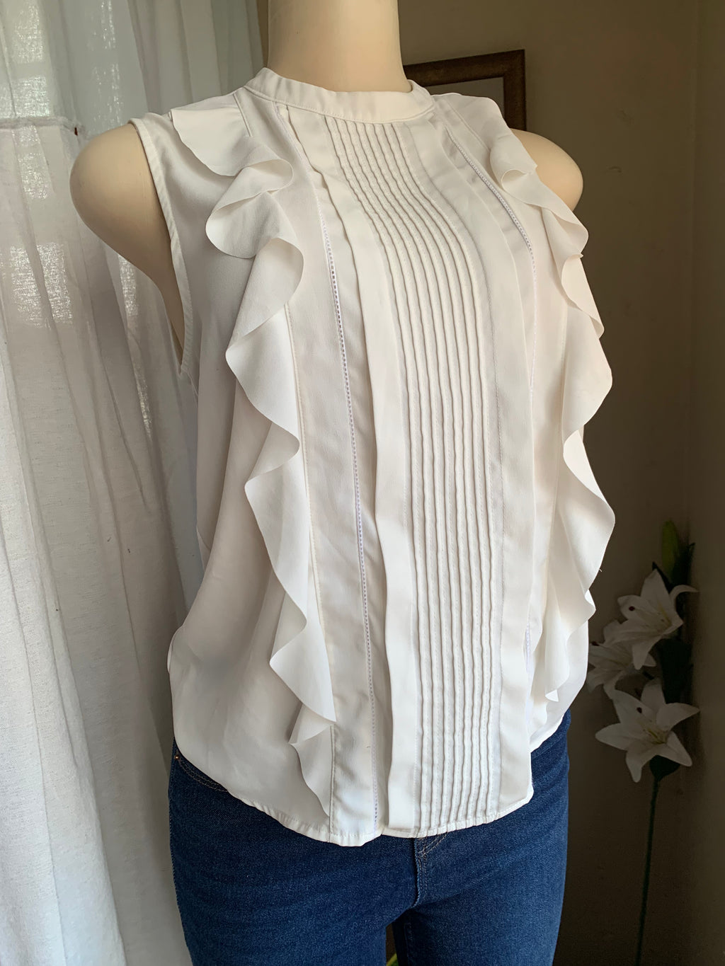 Ann Taylor professional white sleeveless blouse M