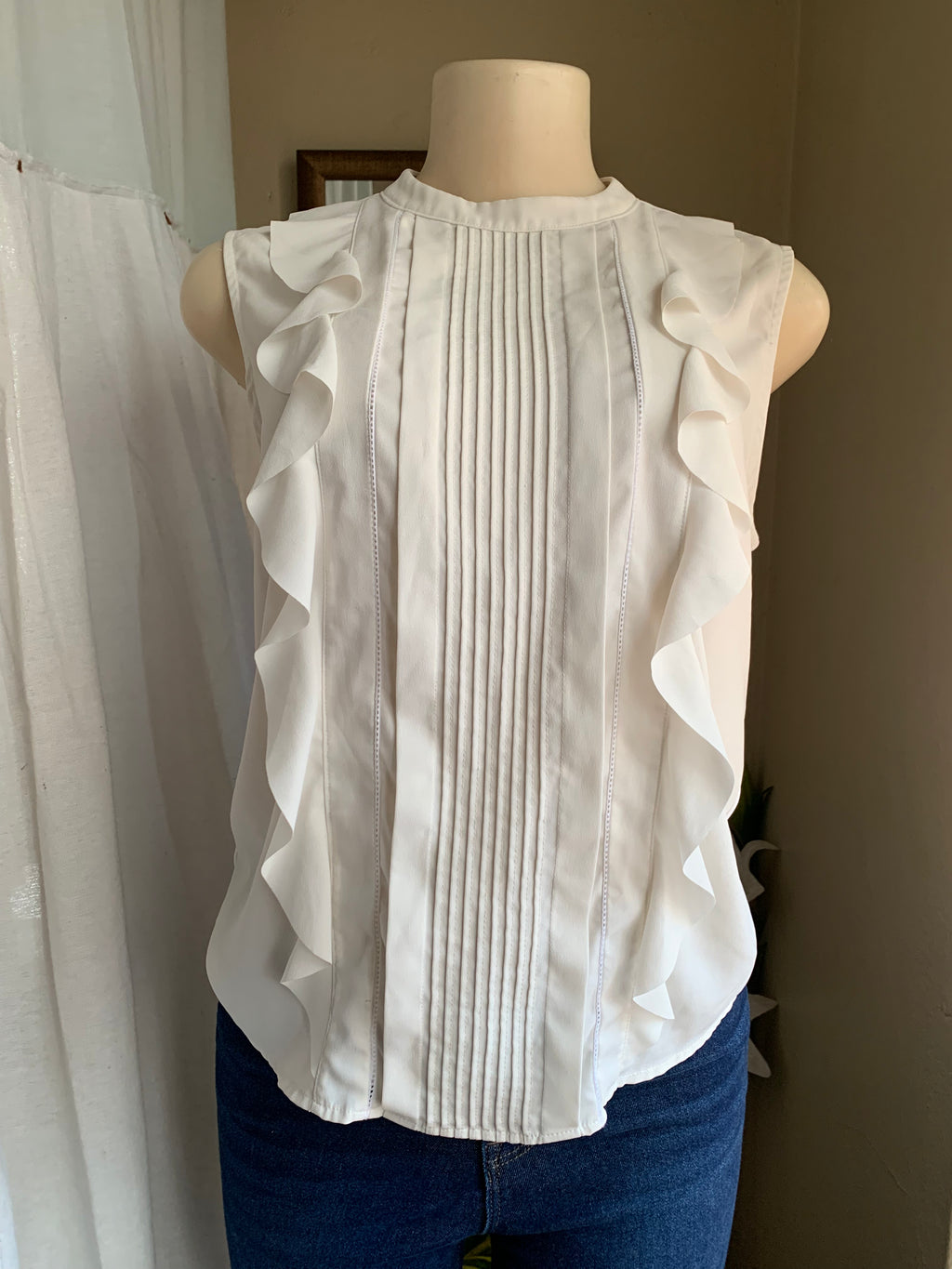 Ann Taylor professional white sleeveless blouse M