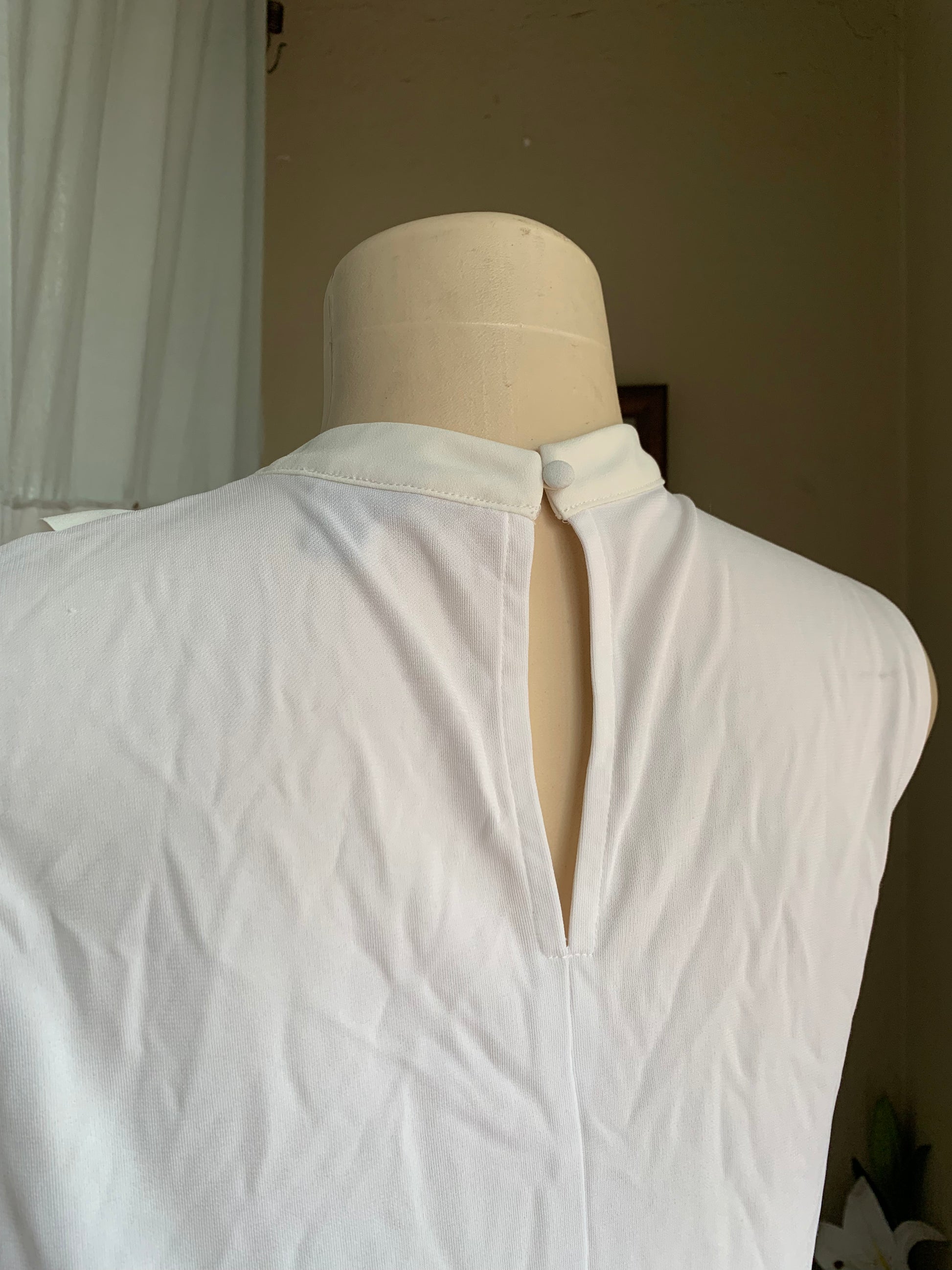 Ann Taylor professional white sleeveless blouse M