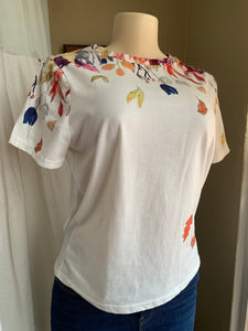 Painted autumn leaf print tee blouse M