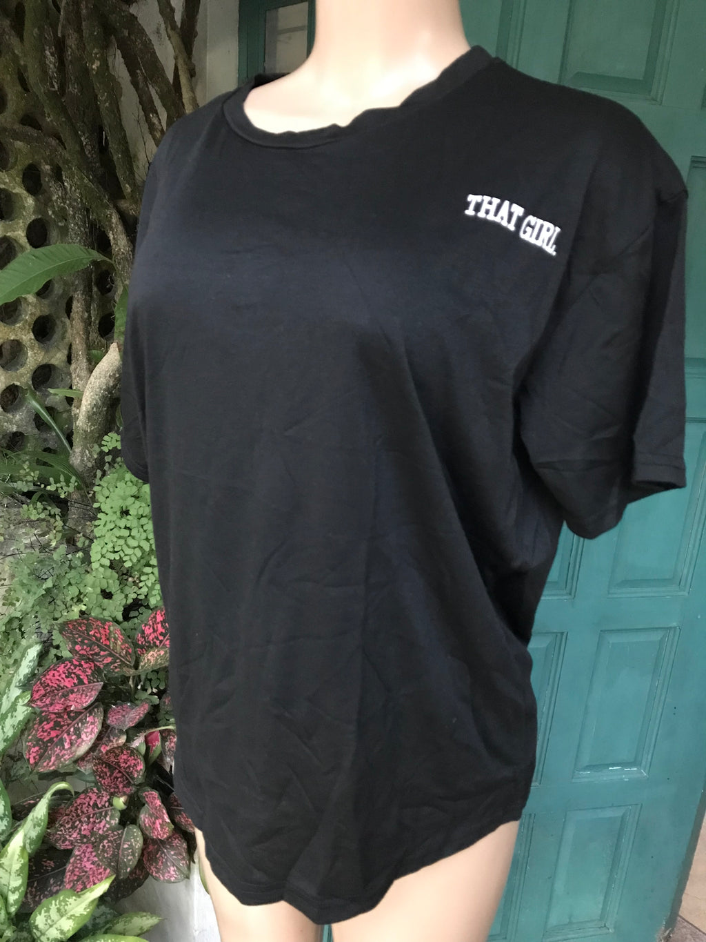 Black That Girl graphic tee... L ;;;