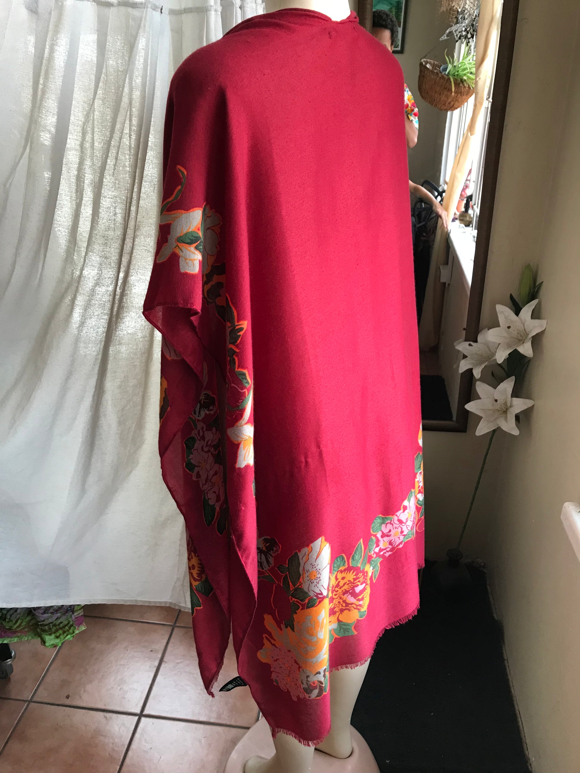 Maroon retro kimono cover soft floral >>> one size