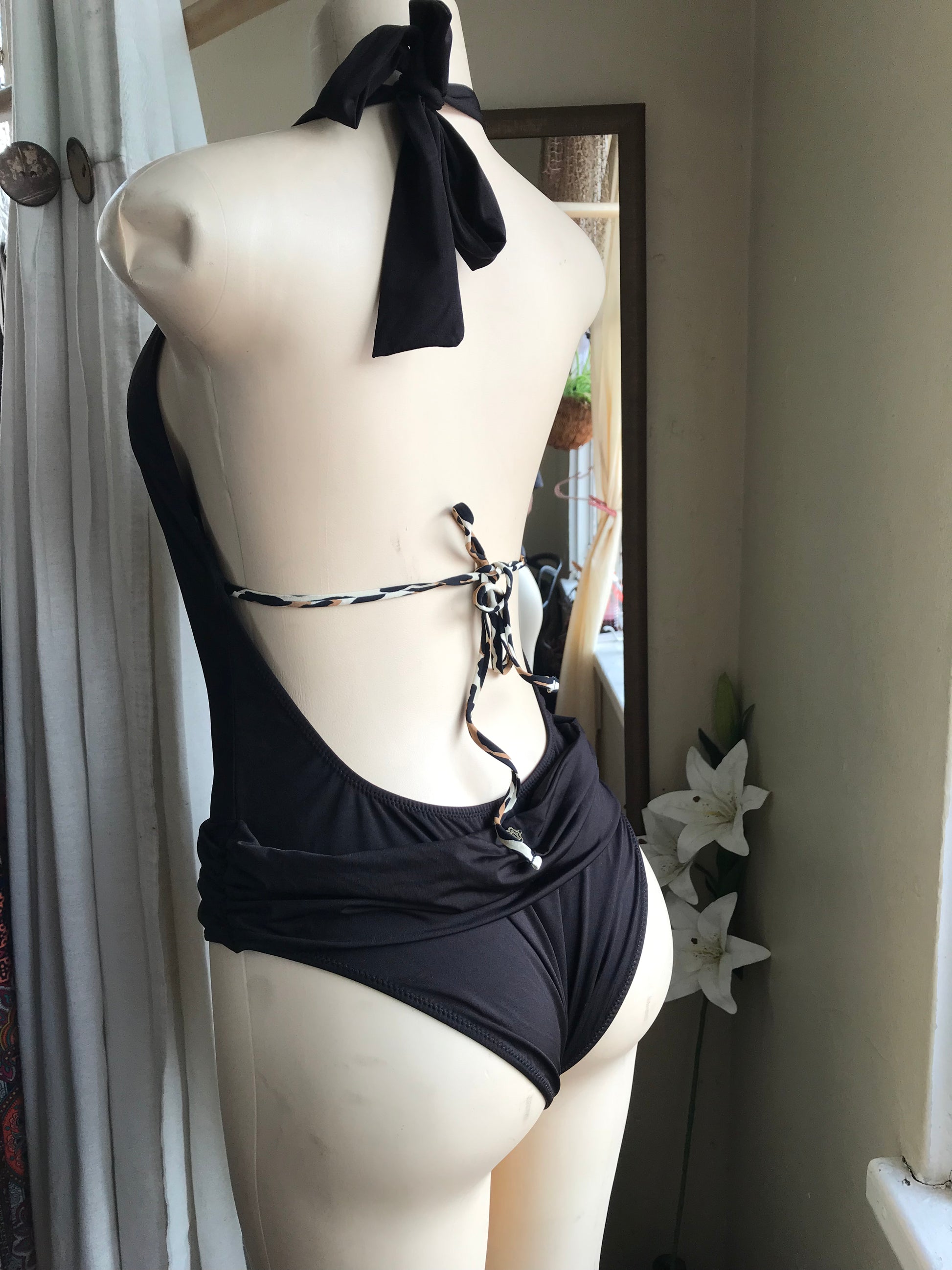 Black belted cheetah cutout one piece swim suit L
