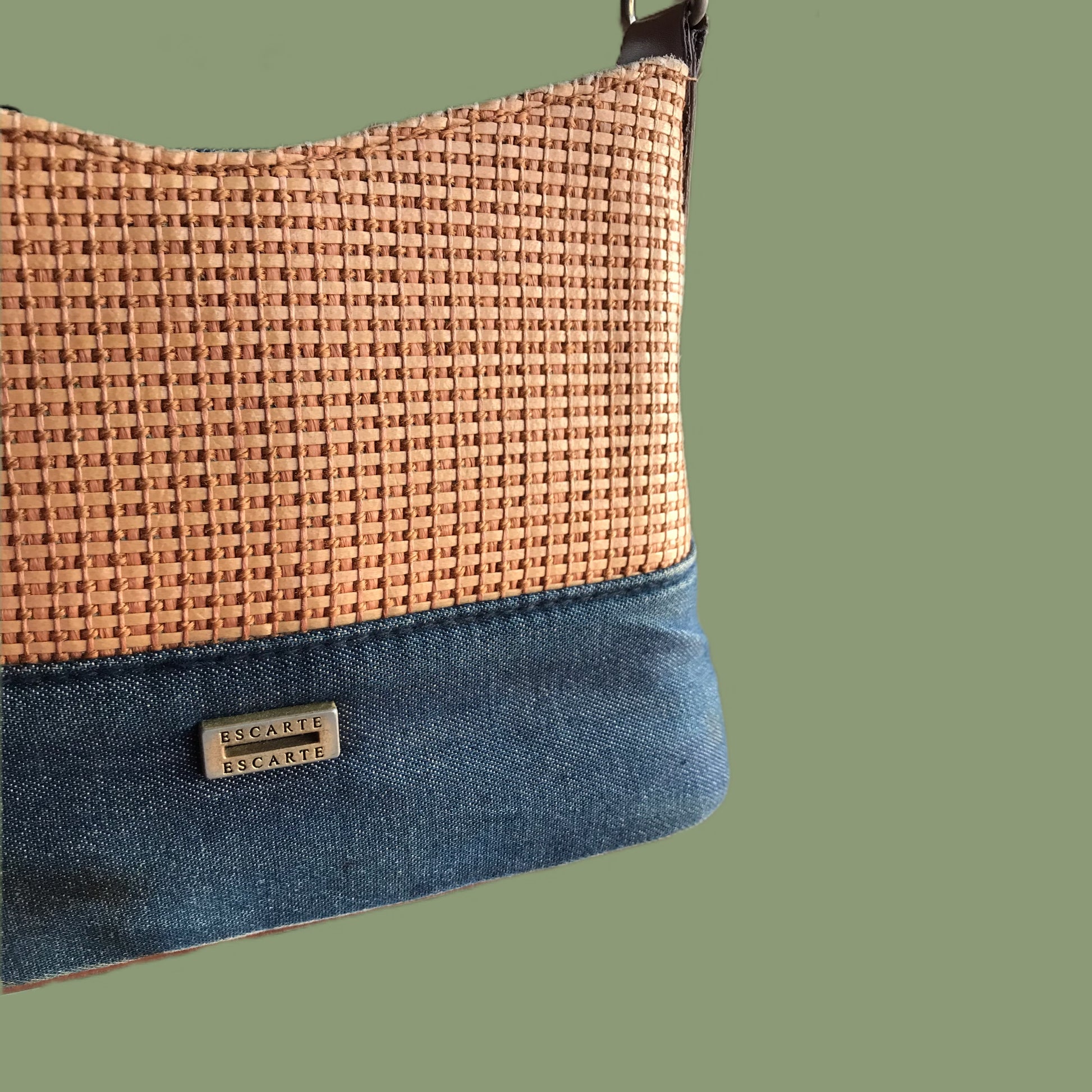 Vintage woven shoulder bag