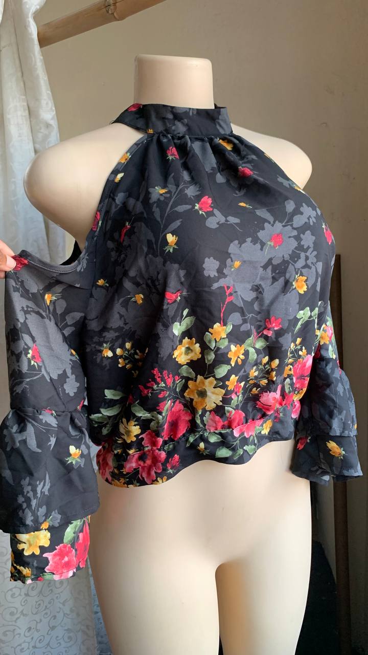 Black floral cold shoulder bell sleeve blouse...m