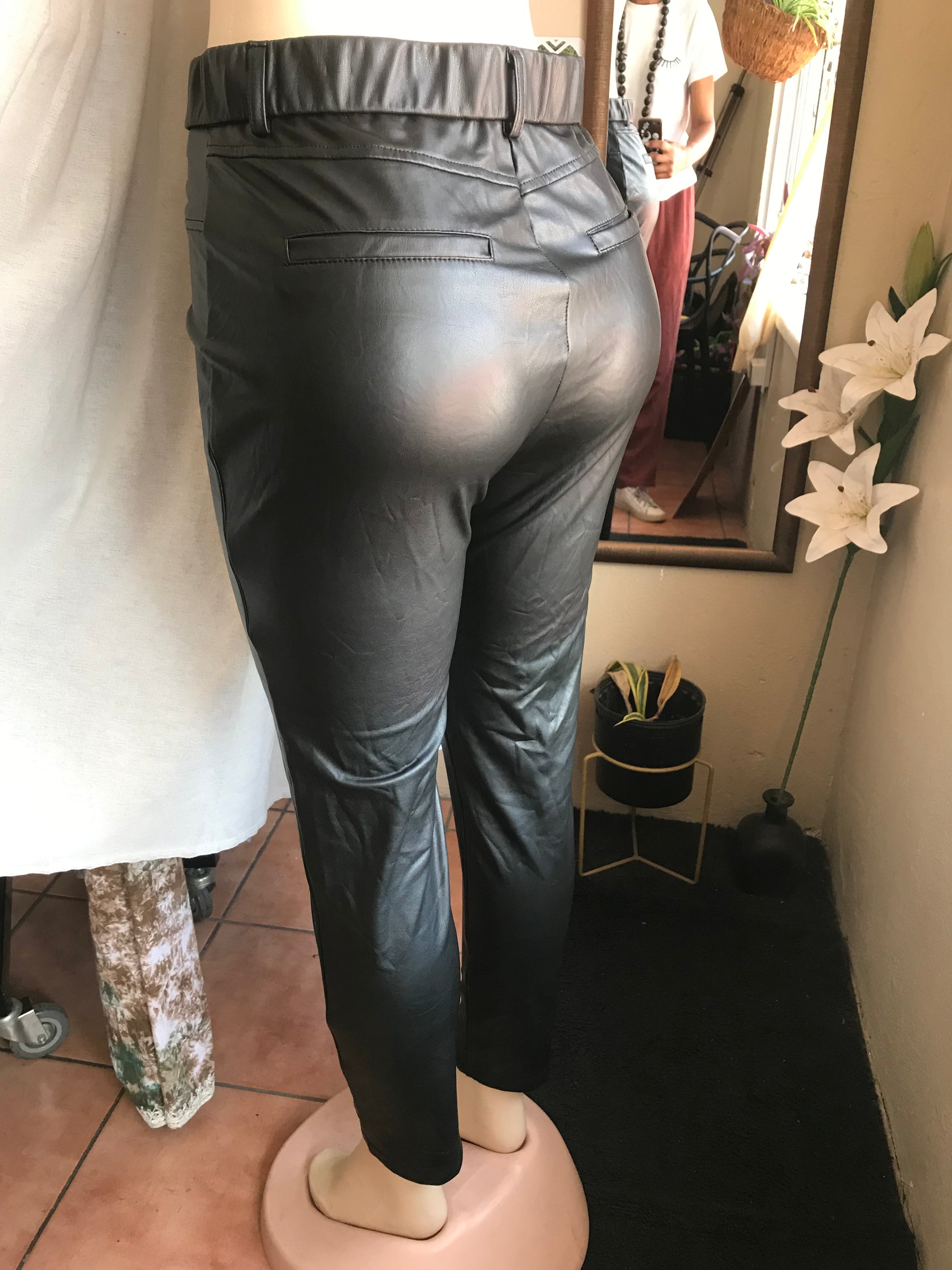Soft Black leatherette pants L