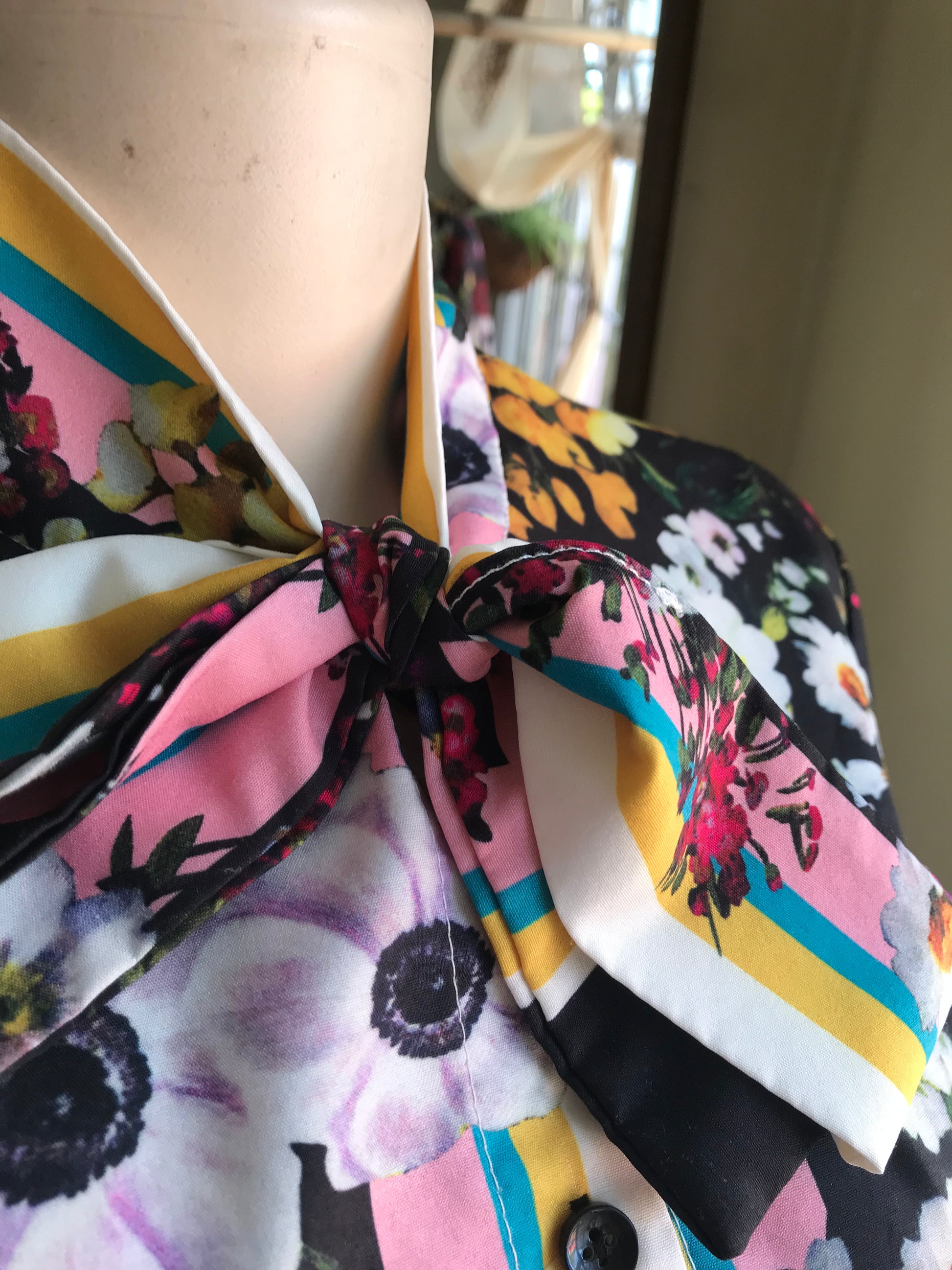 Bold floral sheer blouse neck tie work / play... S