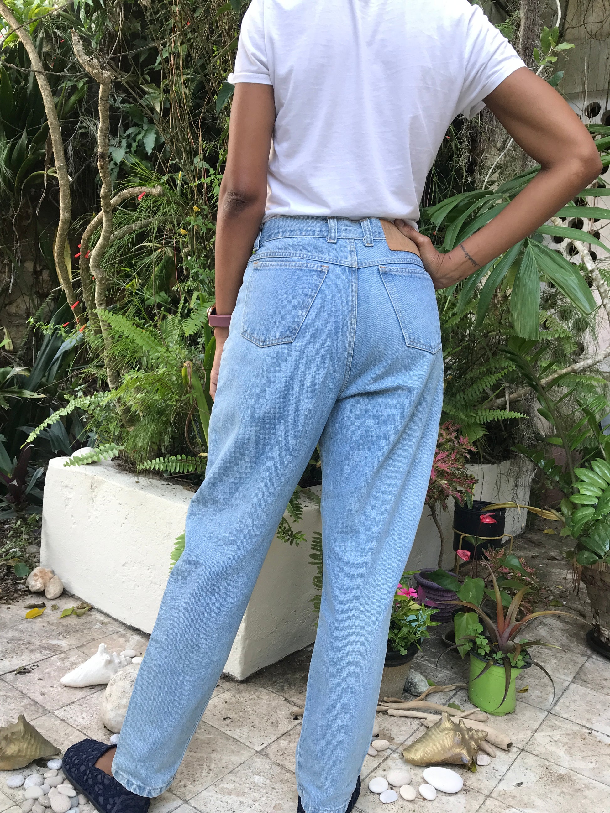 vintage mom jeans 'nevada' light wash ::: w28 to w30