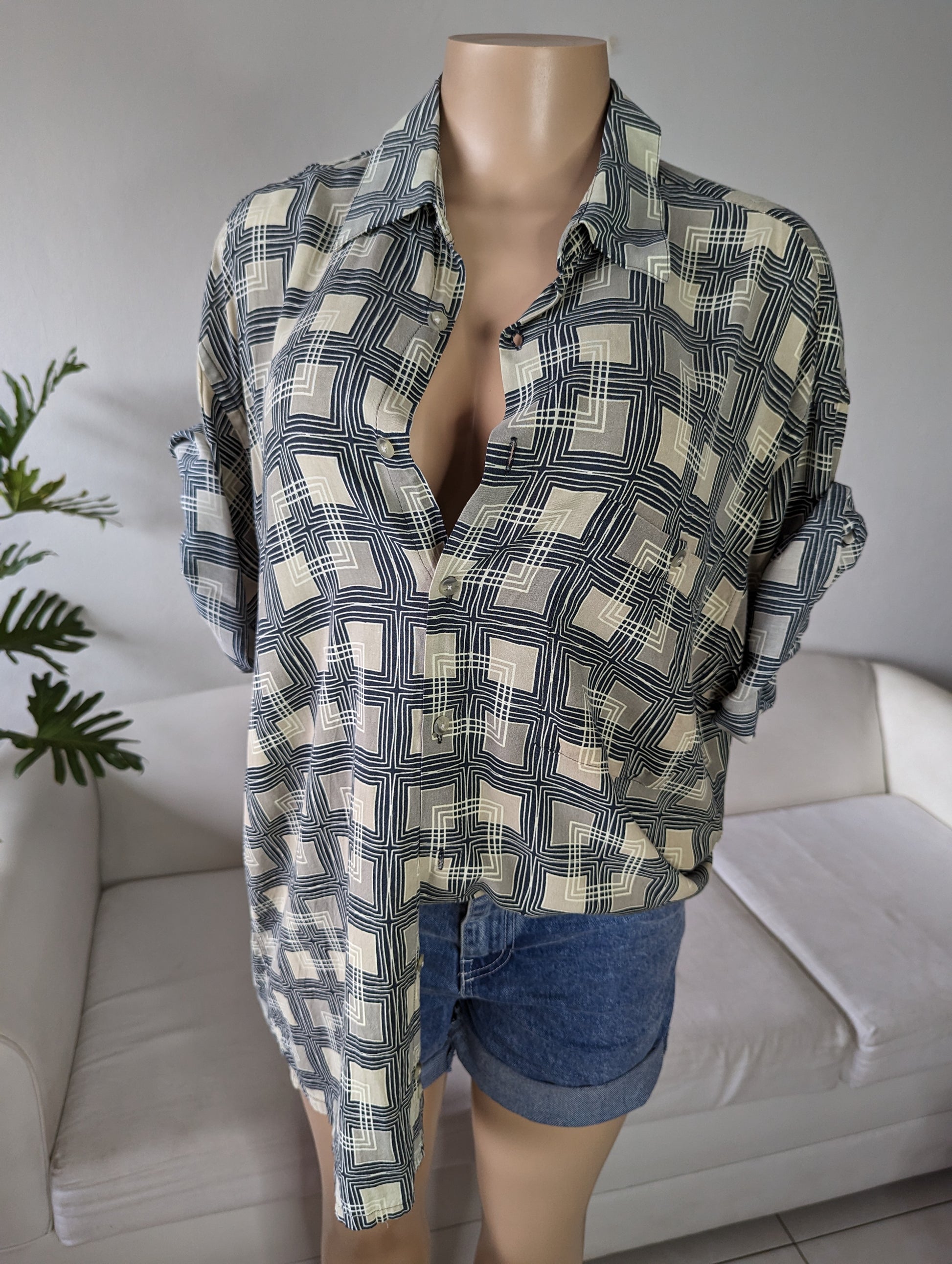 Vintage Men's monochrome print shirt. L ... ^^^