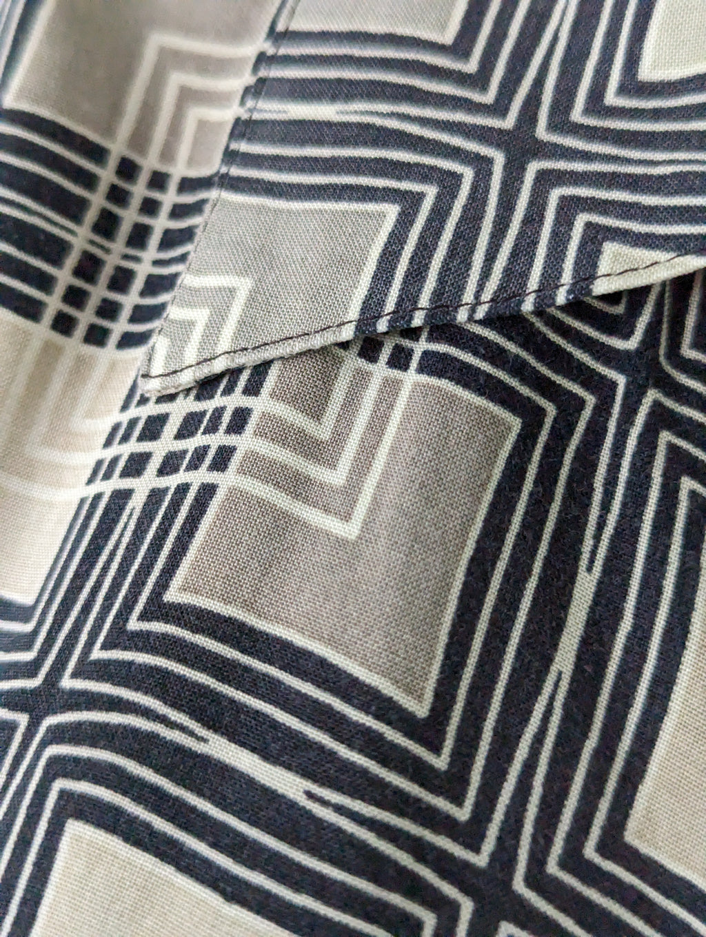Vintage Men's monochrome print shirt. L ... ^^^
