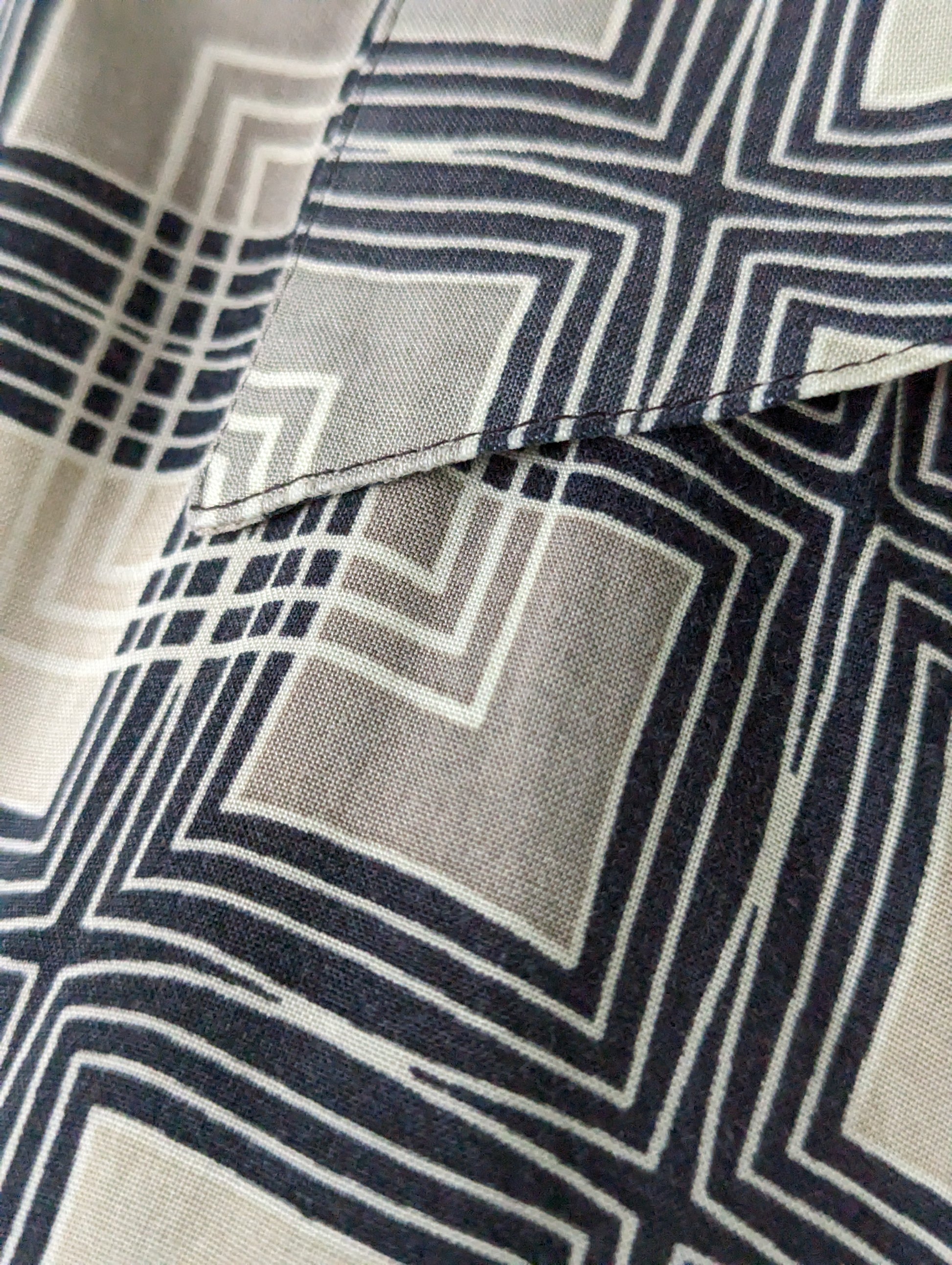 Vintage Men's monochrome print shirt. L ... ^^^