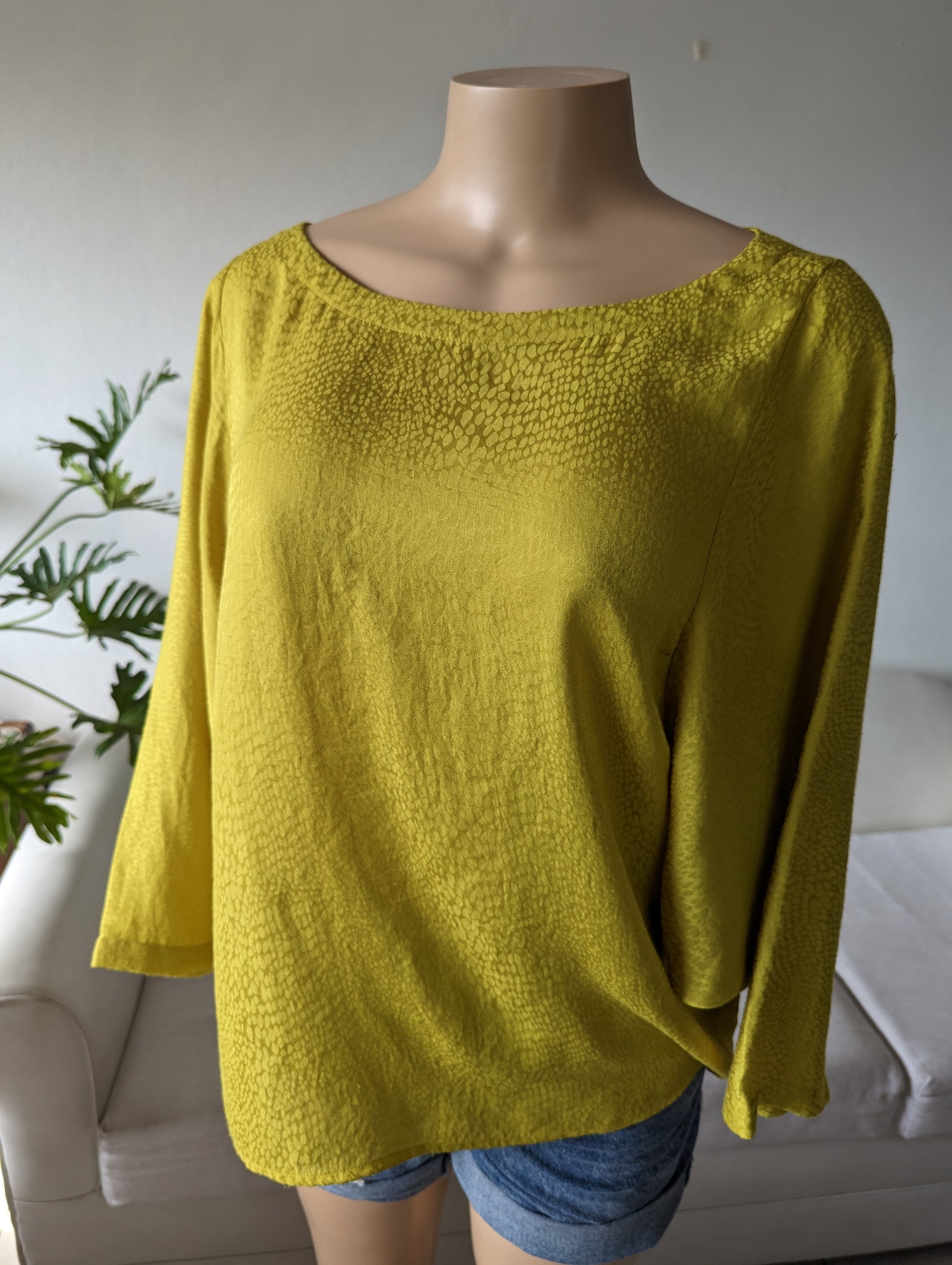 Ann Taylor Golden silky kimono sleeve blouse. L ...