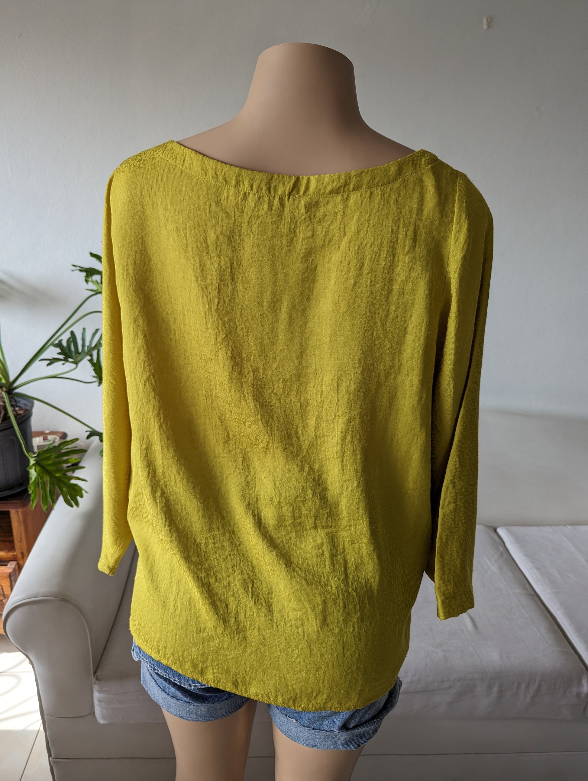Ann Taylor Golden silky kimono sleeve blouse. L ...