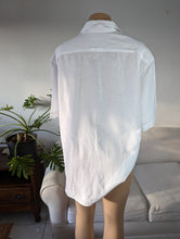 Load image into Gallery viewer, The classic white linen button down shirt with pockets mens /xl ... +++
