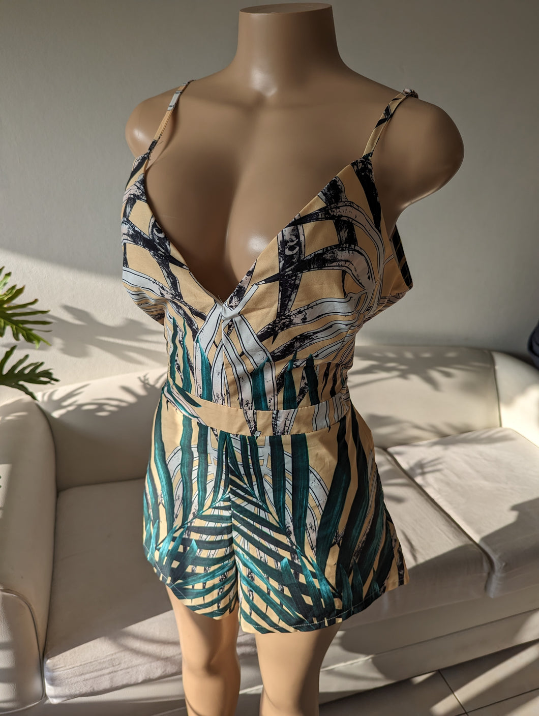 Tropical leaf romper Spaghetti ~~~ L