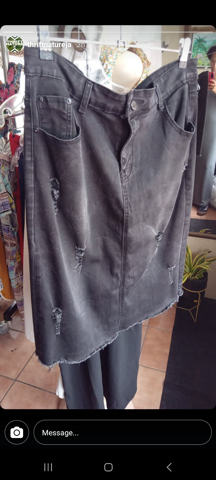 black distressed denim skirt /XL