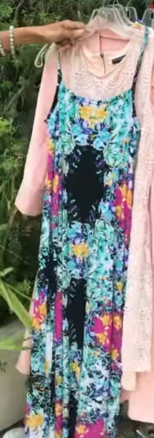 floral spaghetti maxi dress . m