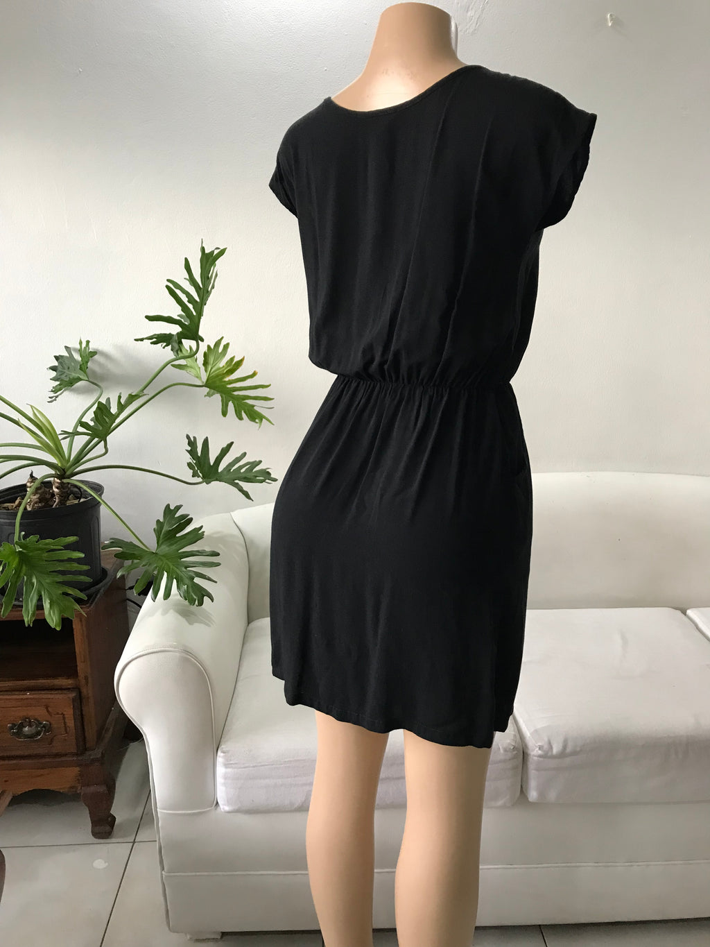 Basic essential black tee dress.S/M