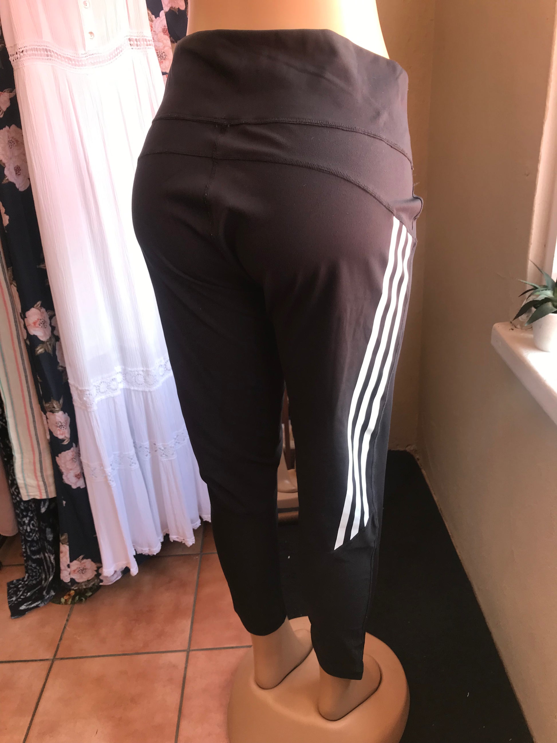 black Adidas exercise Legging. ::: XL