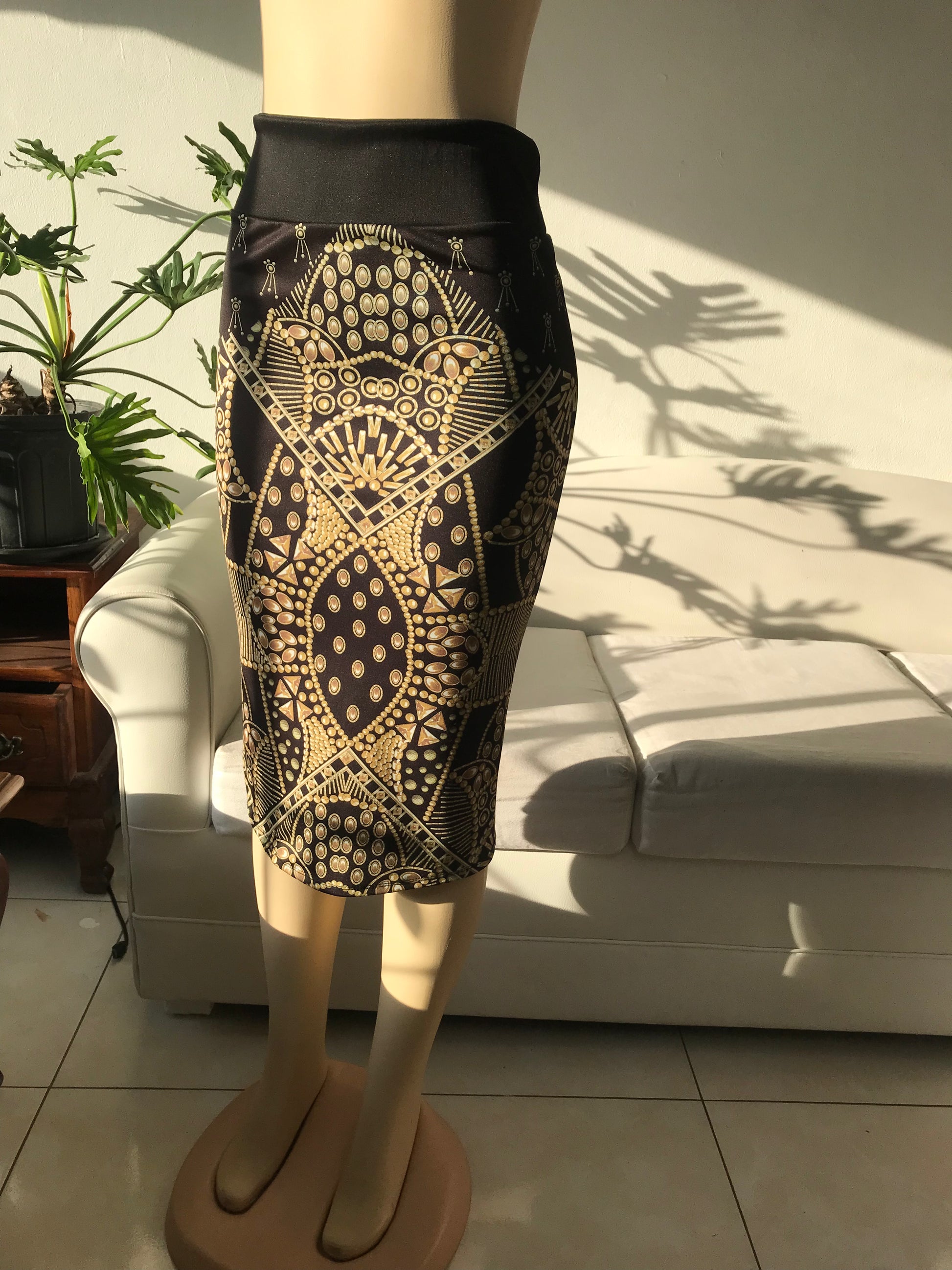 black and gold ornate print bodycon skirt m