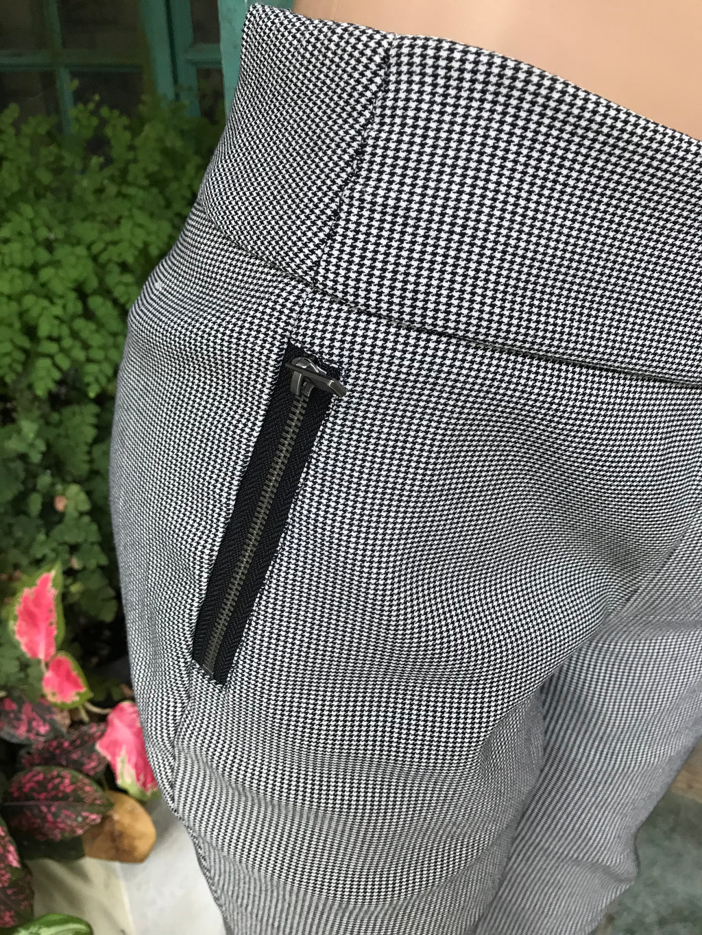 B&W Houndstooth professional pants stretchy zips ::: L