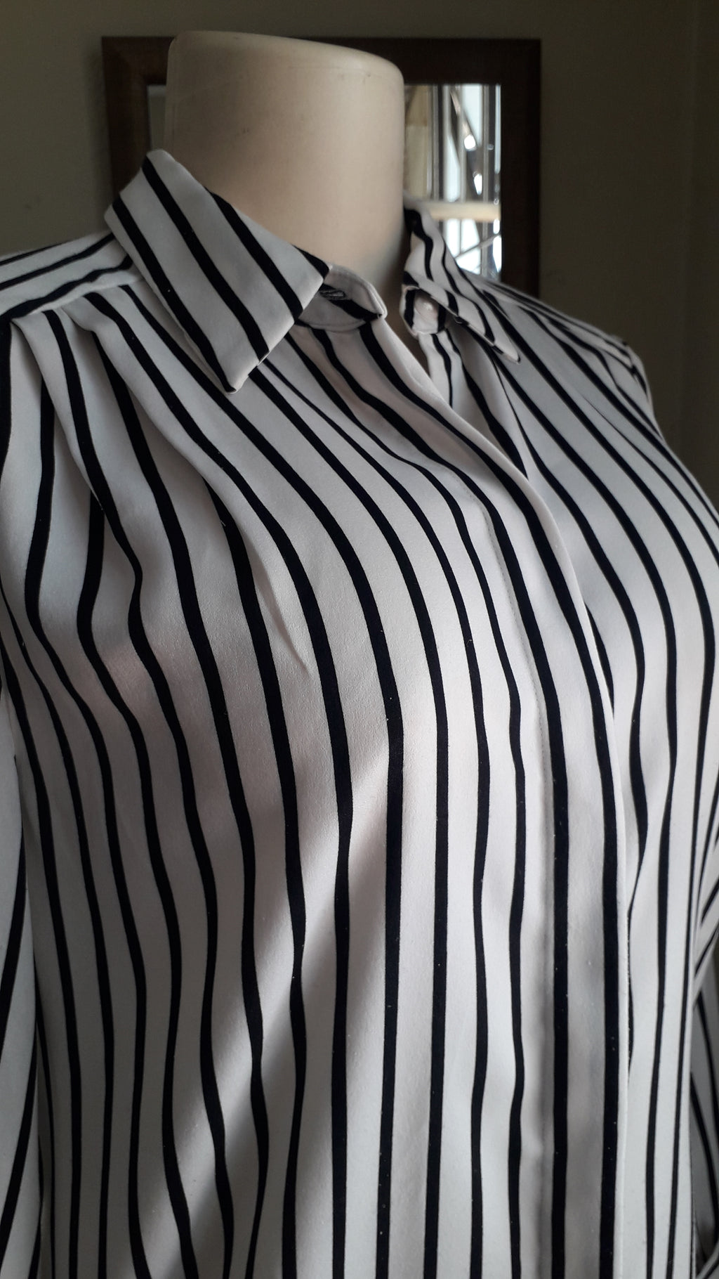 Express B&W stripe long shirt ... M/L