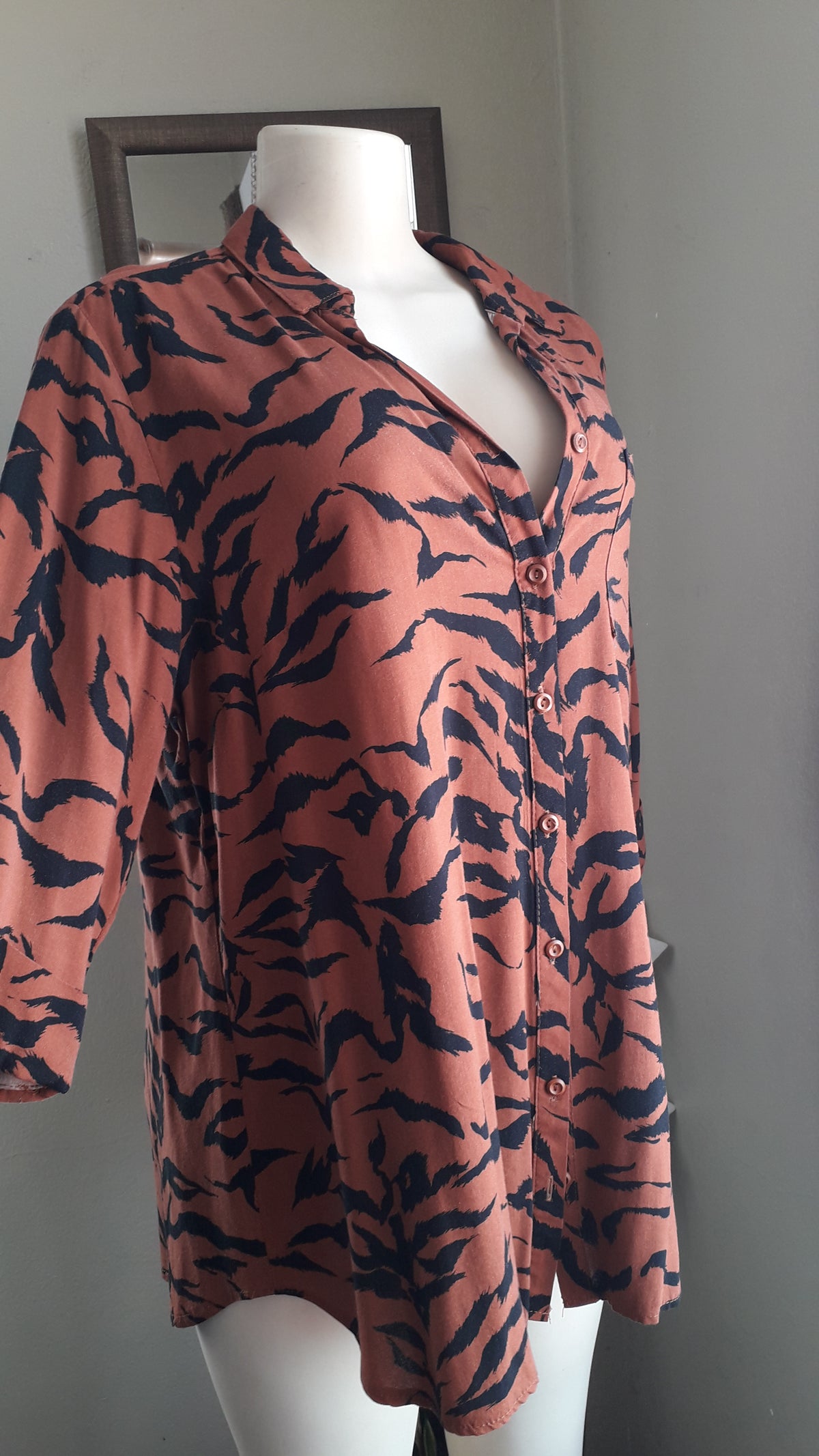 brown tiger print button shirt... L/XL